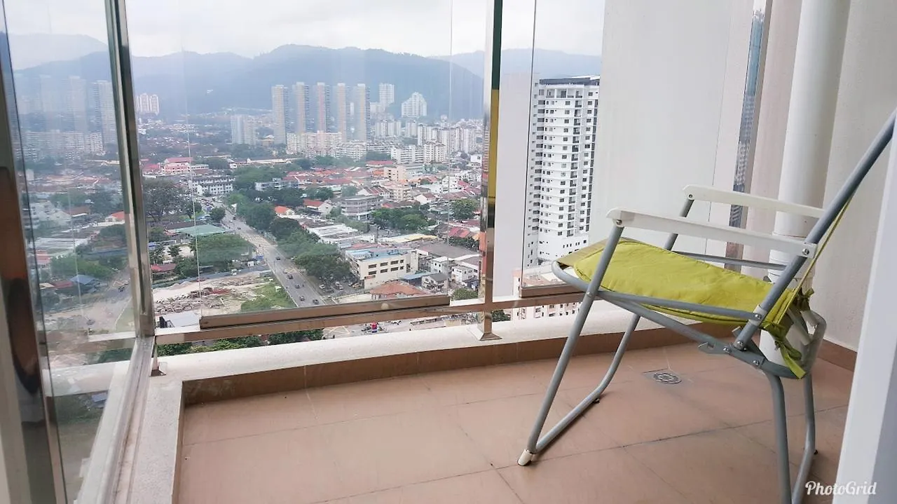 Cozy Suite @ Straits Garden Apartment