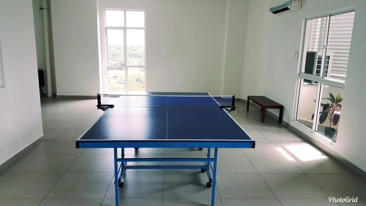 Apartment Cozy Suite @ Straits Garden